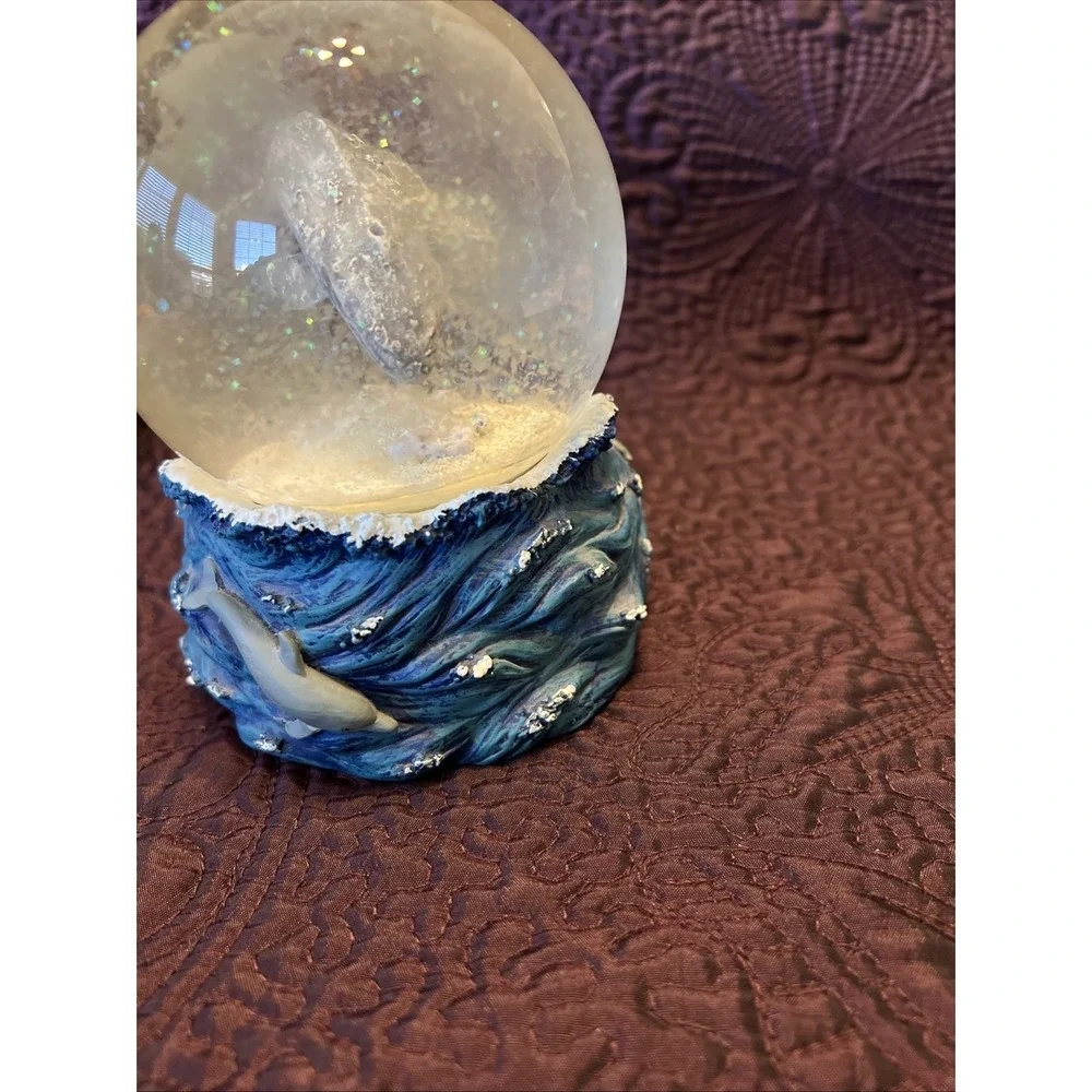 VINTAGE SILVESTRI Sea Cow MUSICAL SNOW GLOBE Manatee W/ Calf Dolphins Ocean Work
